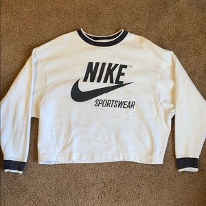 PERFECT NIKE CREWNECK